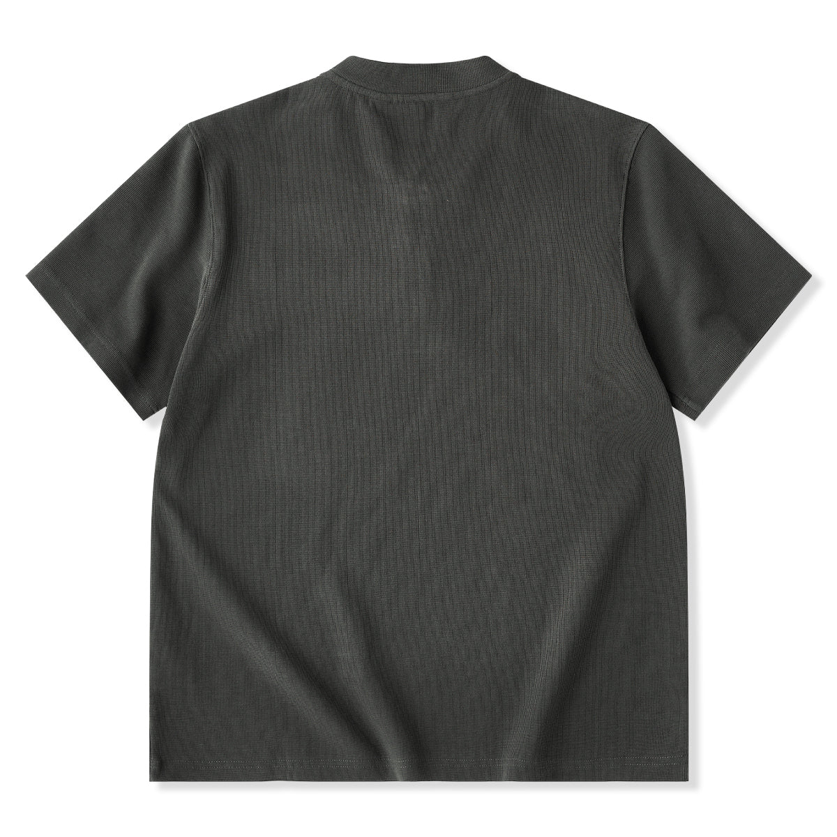 ワンポイントタグ入り　3つボタンワッフルヘンリーネックTシャツ - Image 4