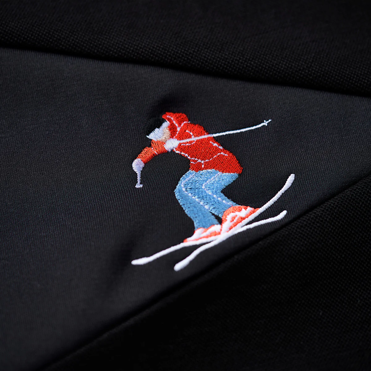 「雪山のスキーヤー」刺繍入り綿混紡切替長袖Tシャツ - Image 11