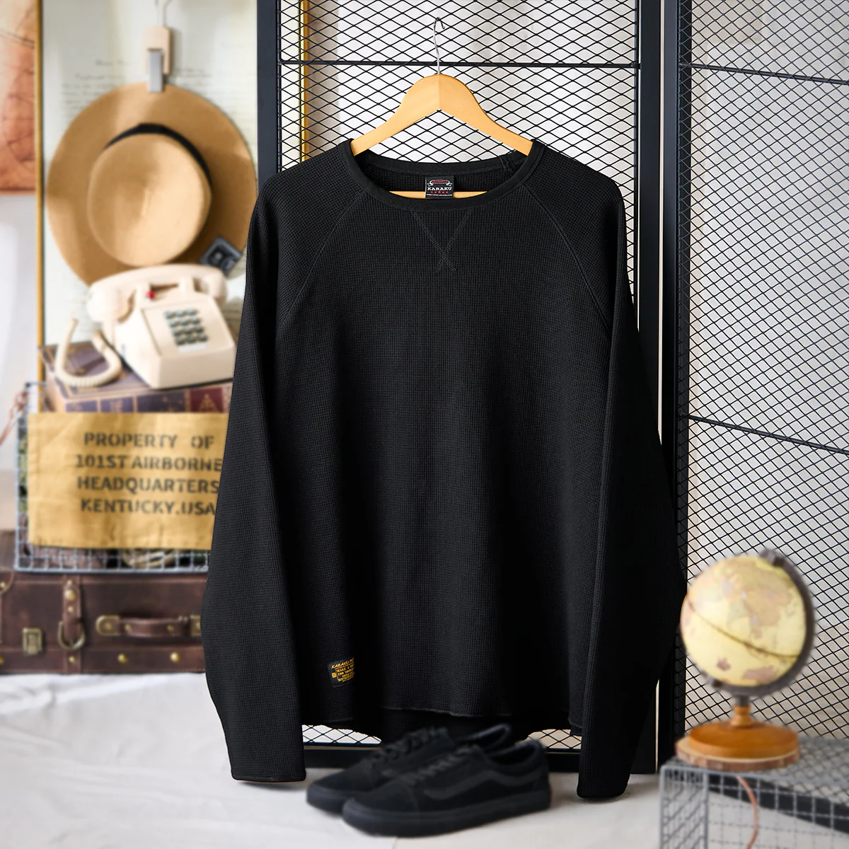Vガゼット入り　ワッフルラグランスリーブロングTシャツ - Image 3