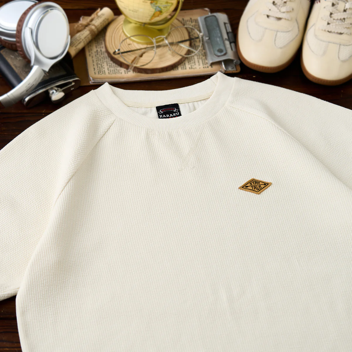 「STAY TRUE」刺繍ワッペン ラグランスリーブニットTee - Image 5