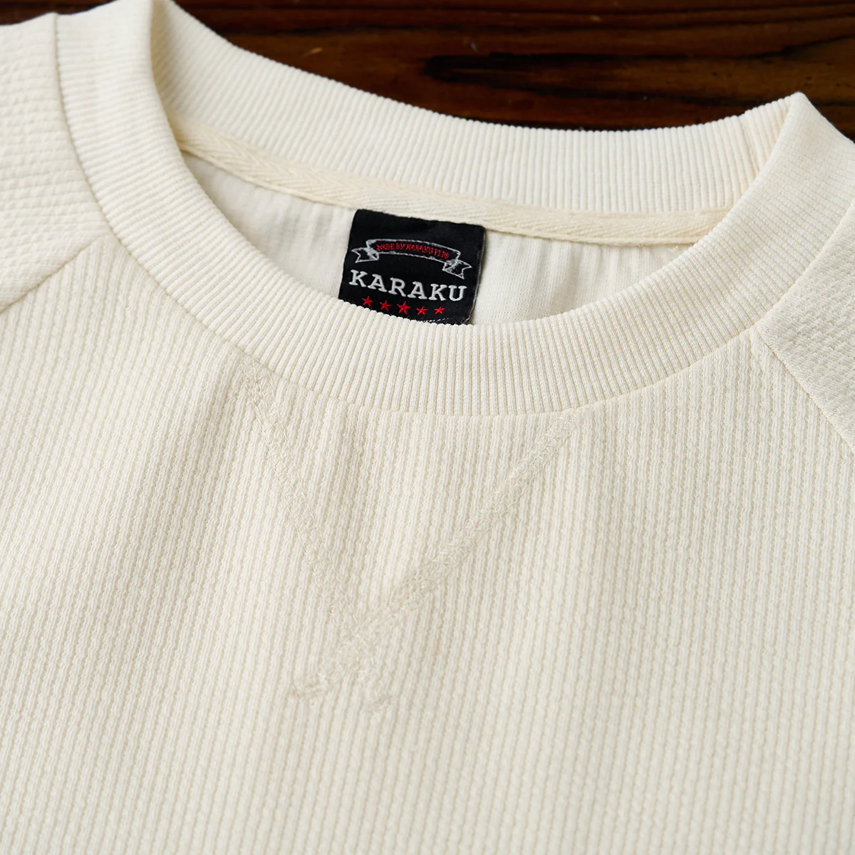 「STAY TRUE」刺繍ワッペン ラグランスリーブニットTee - Image 9