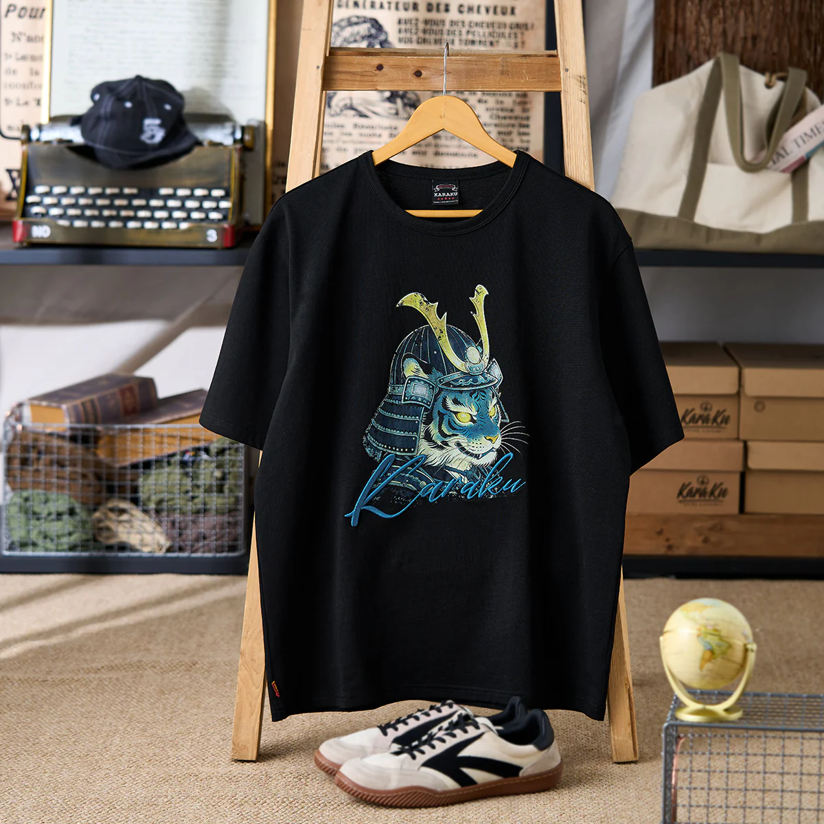 【予約】「光る目をした武将虎」プリント＆刺繍入りコットンTee - Image 3