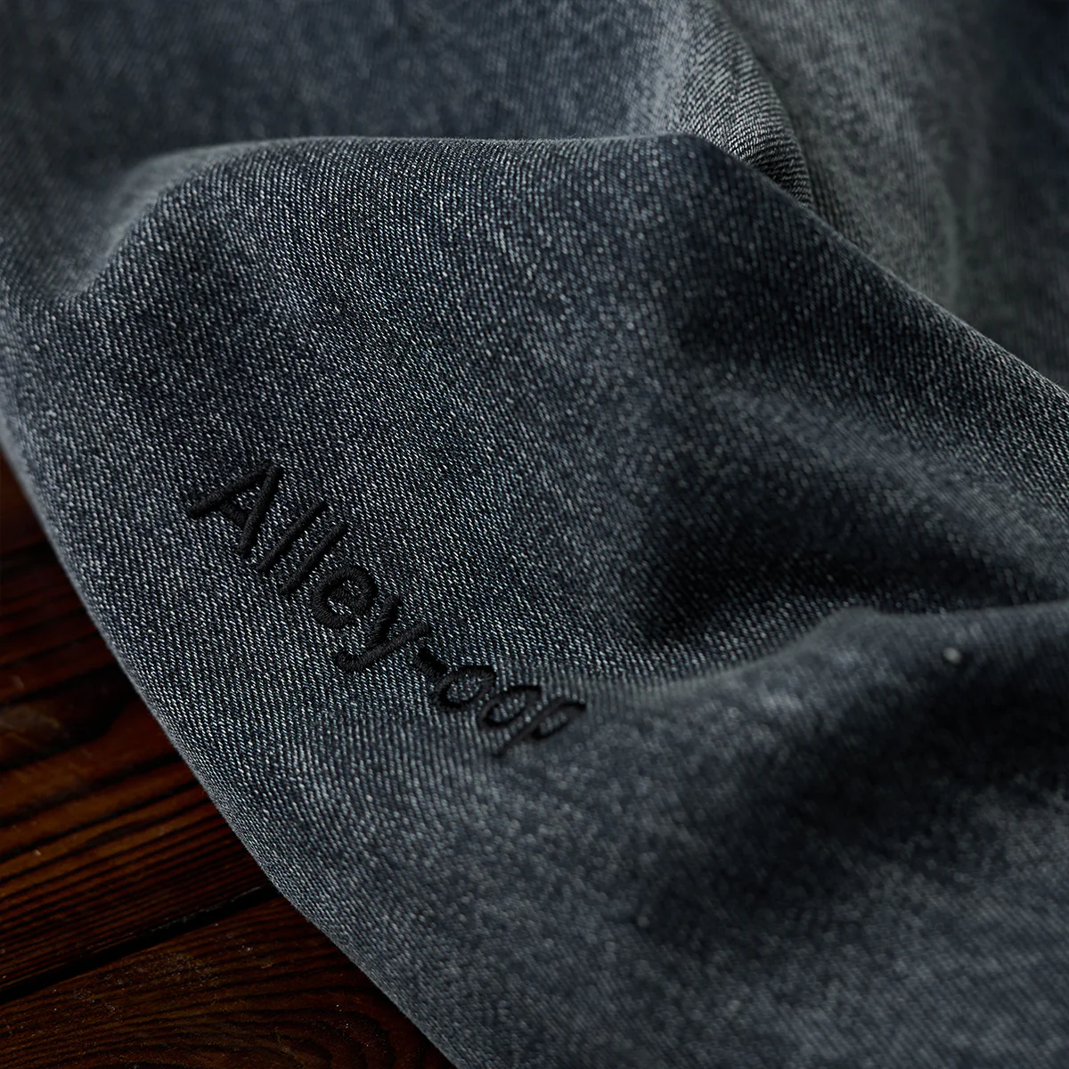 袖「Alley-oop」刺繡 Vガゼットストーンウォッシュデニムスウェット - Image 10