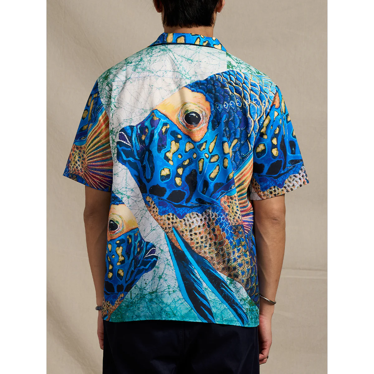 KARAKU×彩蘭弥「アデャッコ-The blueface angelfish」アロハシャツ - Image 8