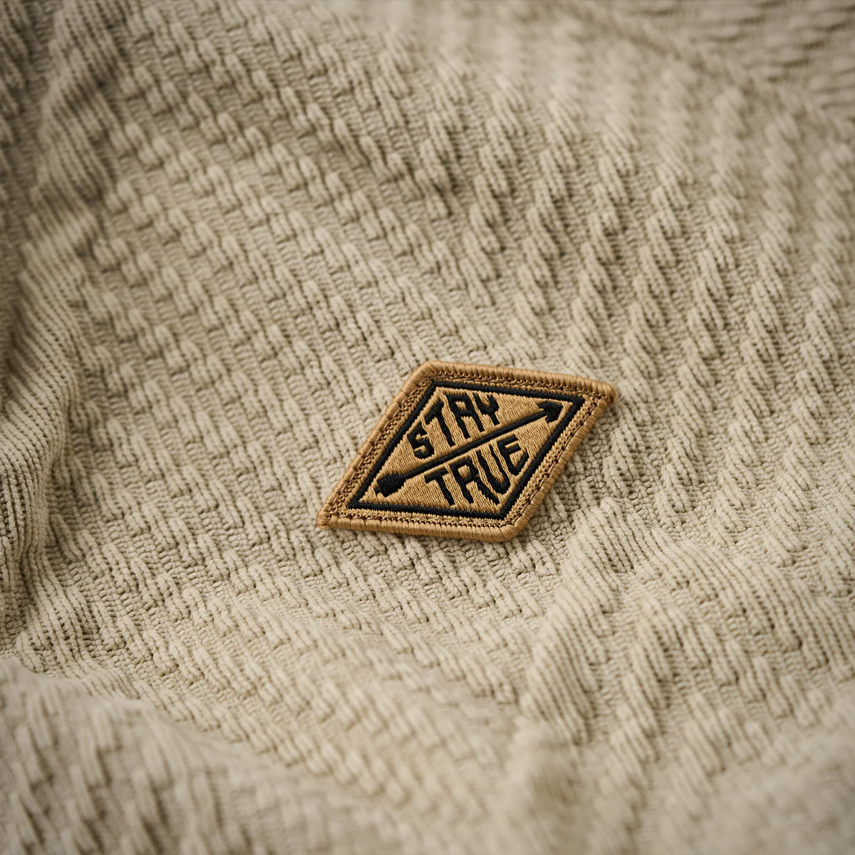 「STAY TRUE」刺繍ワッペン ジグザグジャガードニットスウェット - Image 14