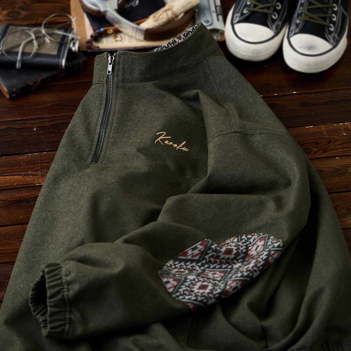 「KaraKu」ロゴ刺繡 裏ナバホ調柄・肘パッチハーフジップデニムスウェット - Image 5