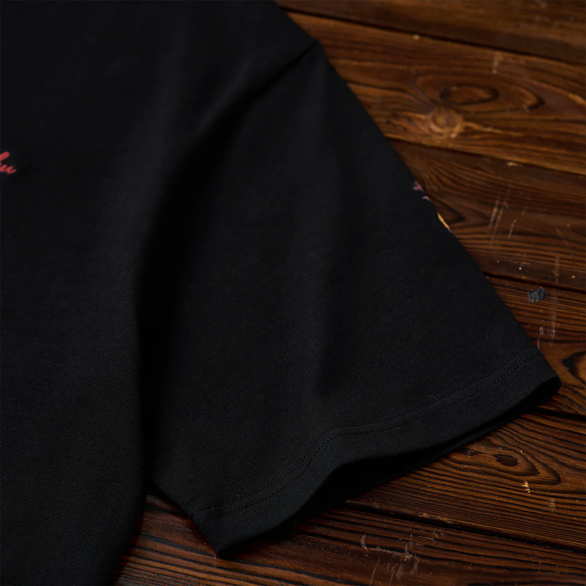 【予約】赤ヒモ付き 「炎骸舞図」プリント&刺繍入りコットンTシャツ - Image 10