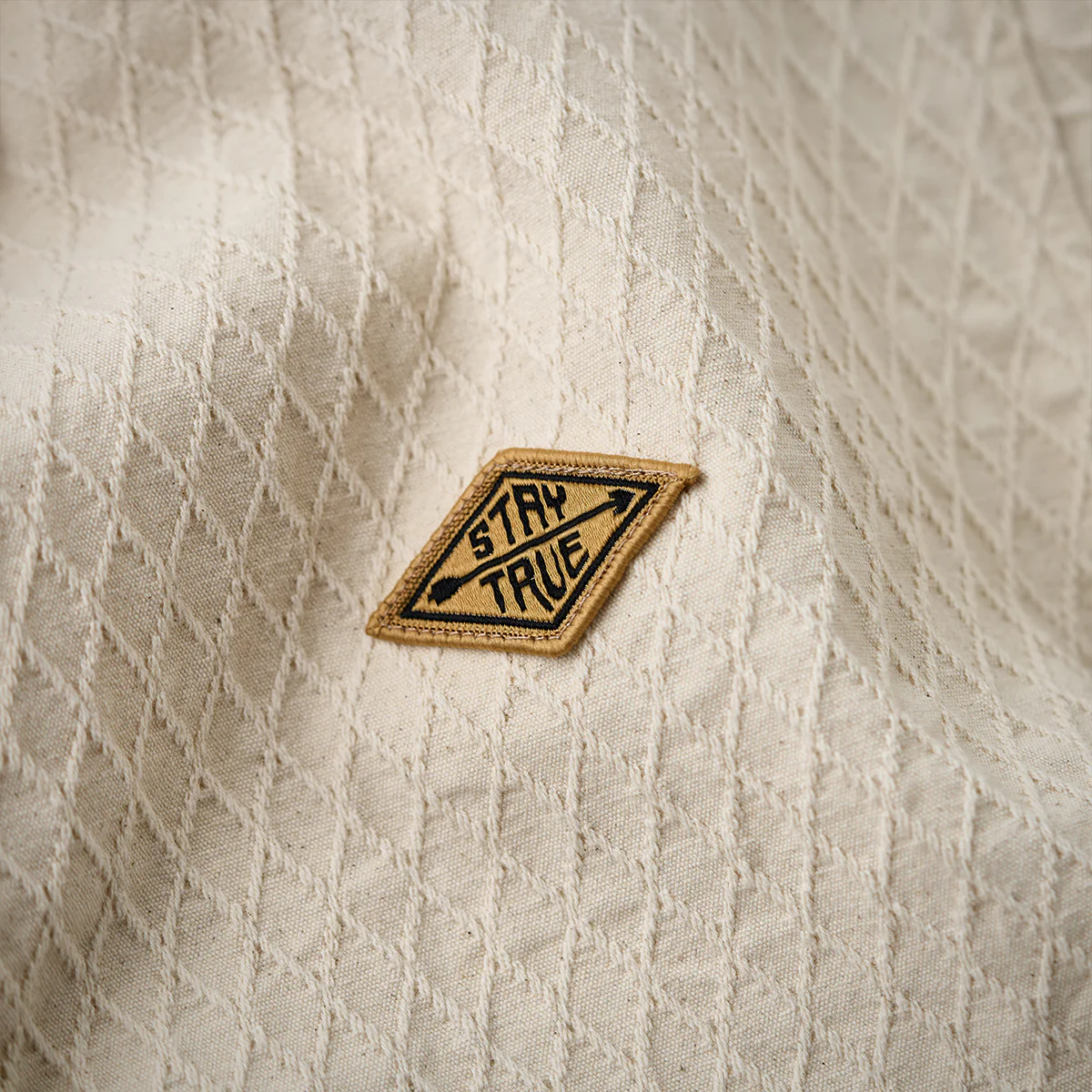 「STAY TRUE」刺繍ワッペン 3Dダイヤテクスチャ長袖シャツ - Image 10
