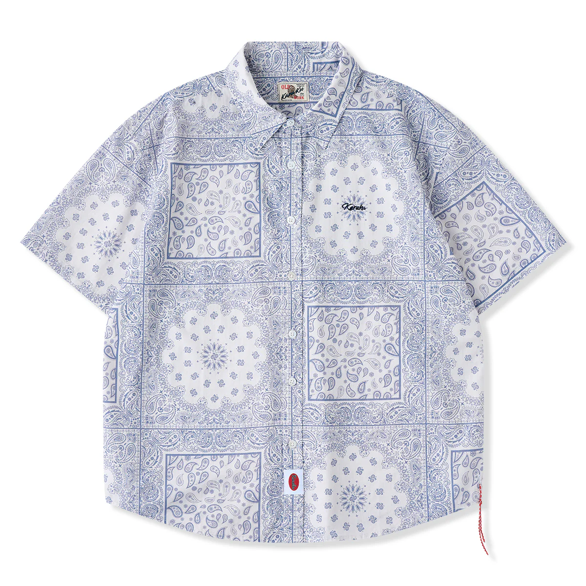 「Karaku」刺繍入り　赤ヒモ付きペイズリーバンダナ柄半袖シャツ