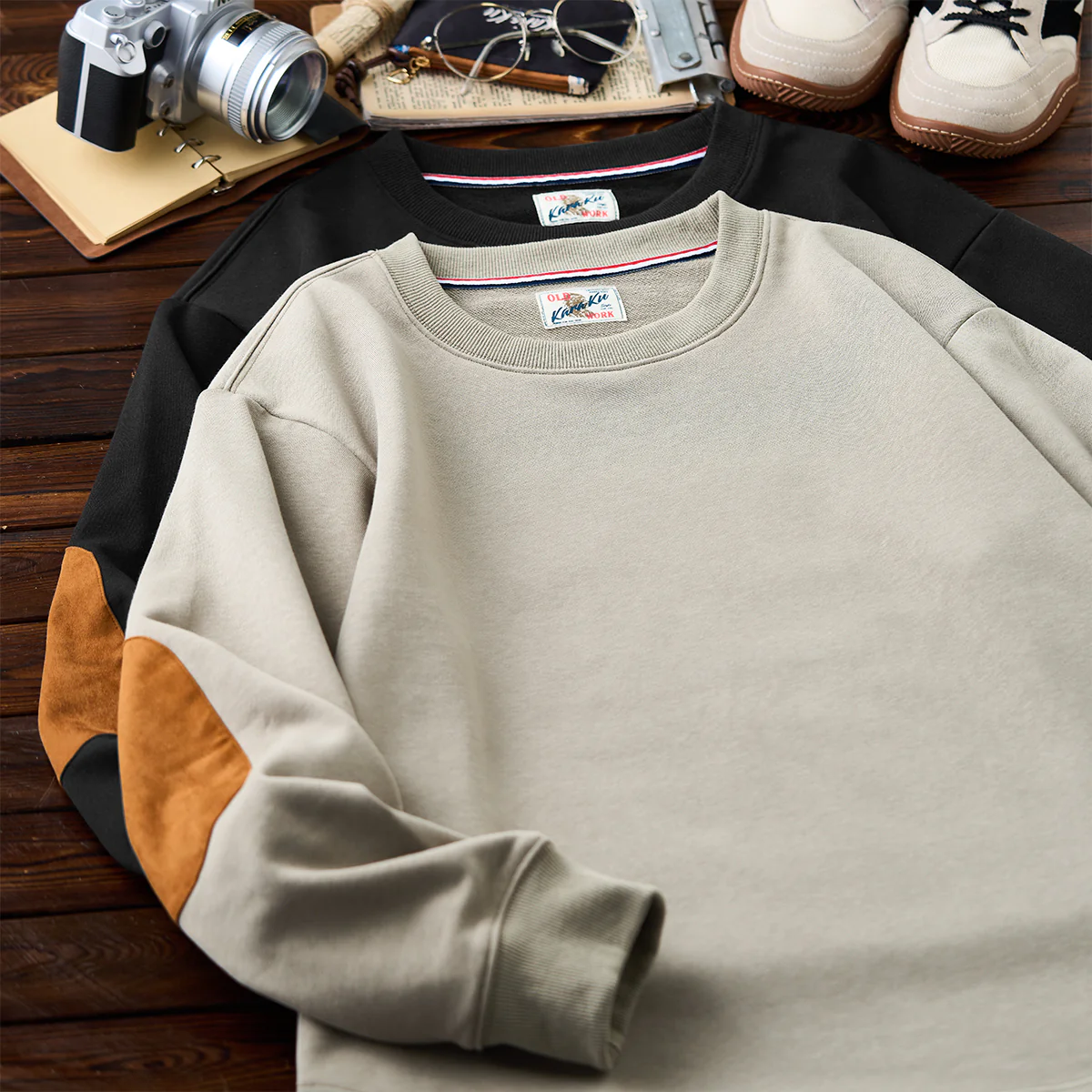 赤ヒモ付き　肘スエードパッチ入り裏パイルクルーネックスウェット - Image 5