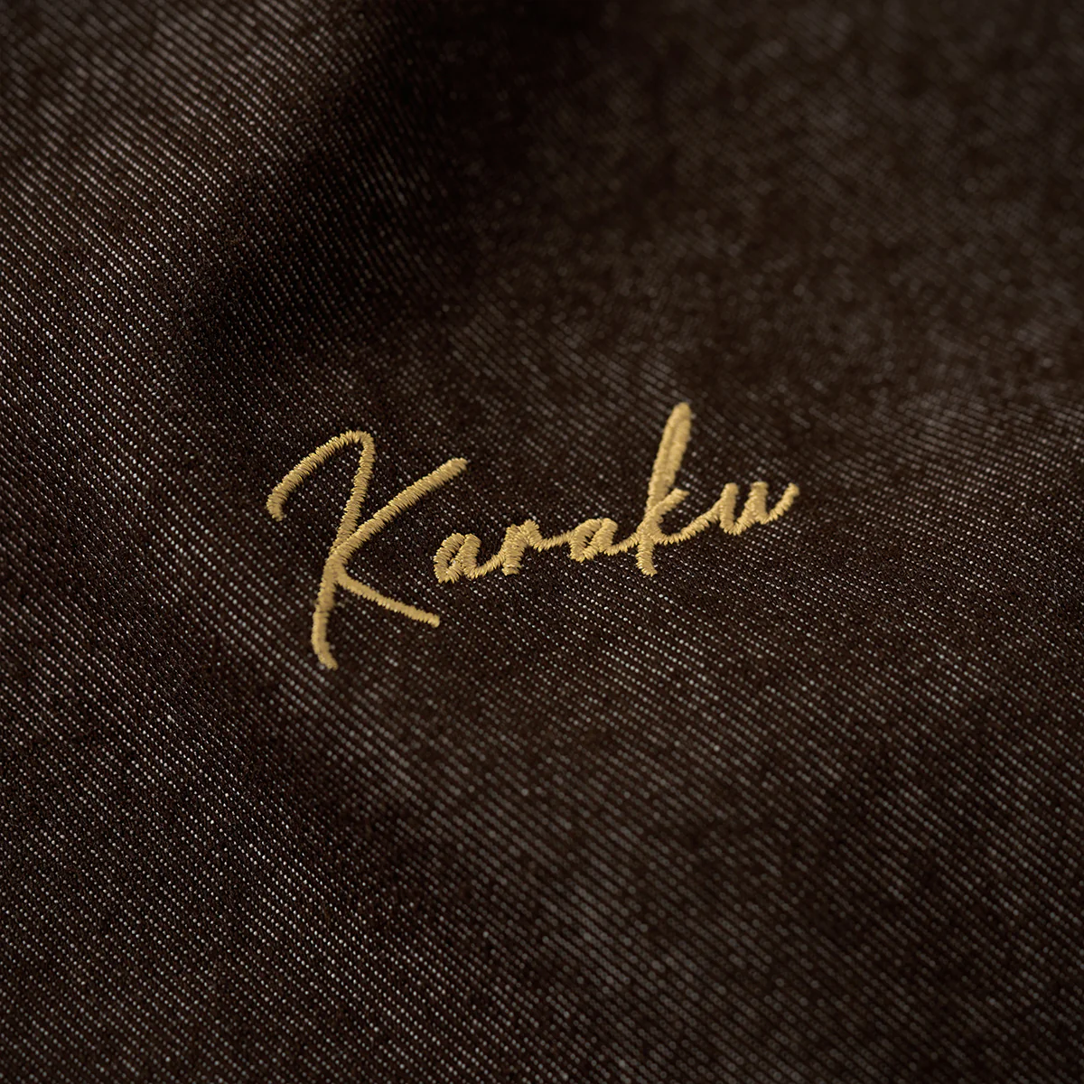 赤ヒモ付き 「Karaku」刺繡ロゴ 裏エスニック調柄デニム長袖シャツ - Image 11