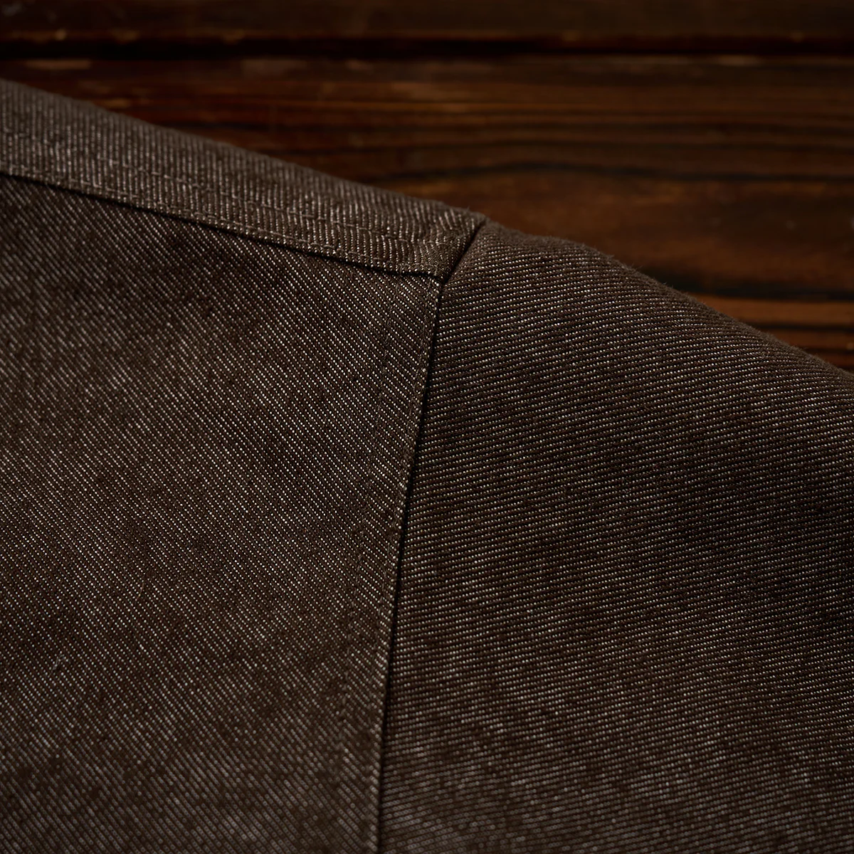 赤ヒモ付き 「Karaku」刺繡ロゴ 裏エスニック調柄デニム長袖シャツ - Image 17