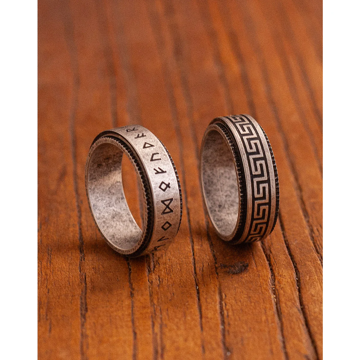 「Runes&Greek Key」2タイプ選べる ヴィンテージ仕上げスピナーリング - Image 3