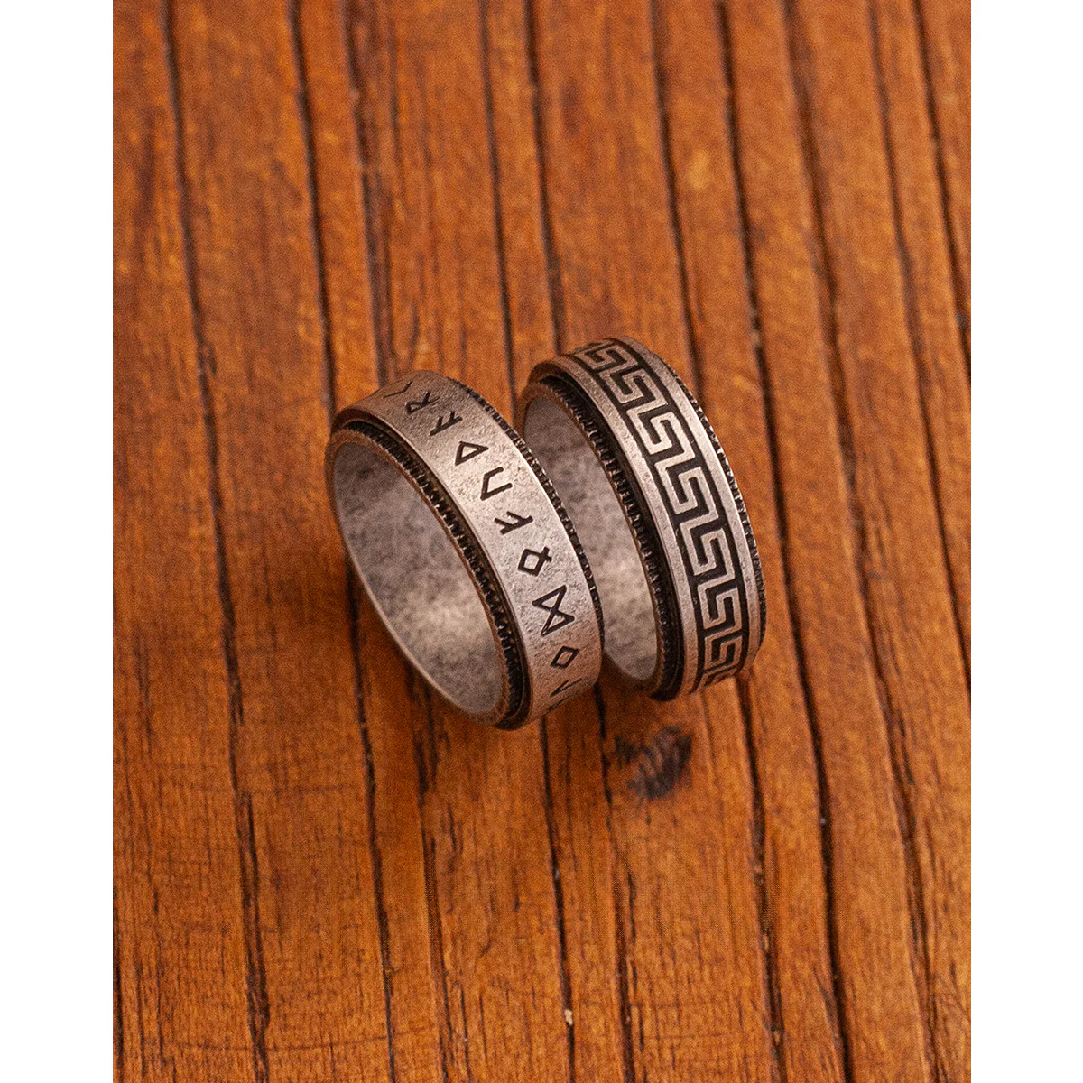 「Runes&Greek Key」2タイプ選べる ヴィンテージ仕上げスピナーリング - Image 5