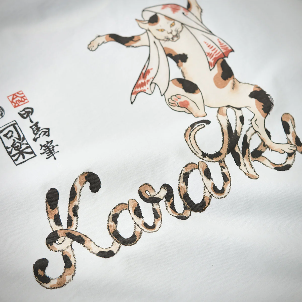 KARAKU×Koma　「異形百物語」踊る化け猫プリント&刺繡入りコットンTee - Image 14