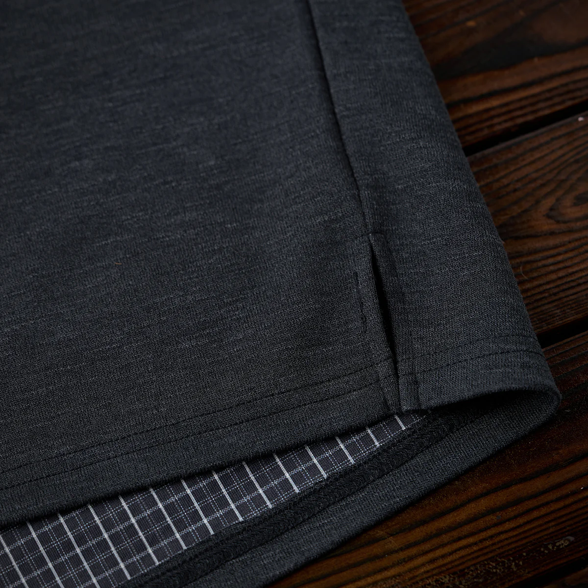 Karaku刺繍入り スラブ×コットンチェックボンディング生地ラグランスリーブTシャツ - Image 14