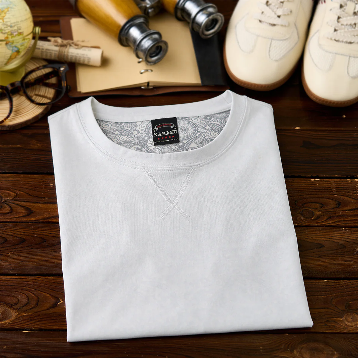 Vガゼット入り 無地×ペイズリー柄ボンディング生地半袖Tシャツ - Image 5