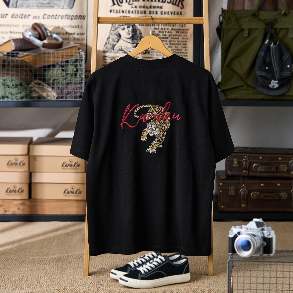 【予約】ヒョウプリント&「豹」・KaraKu刺繡入りコットンTee - Image 3